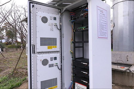 5G獨管鐵塔通信一體化機(jī)柜